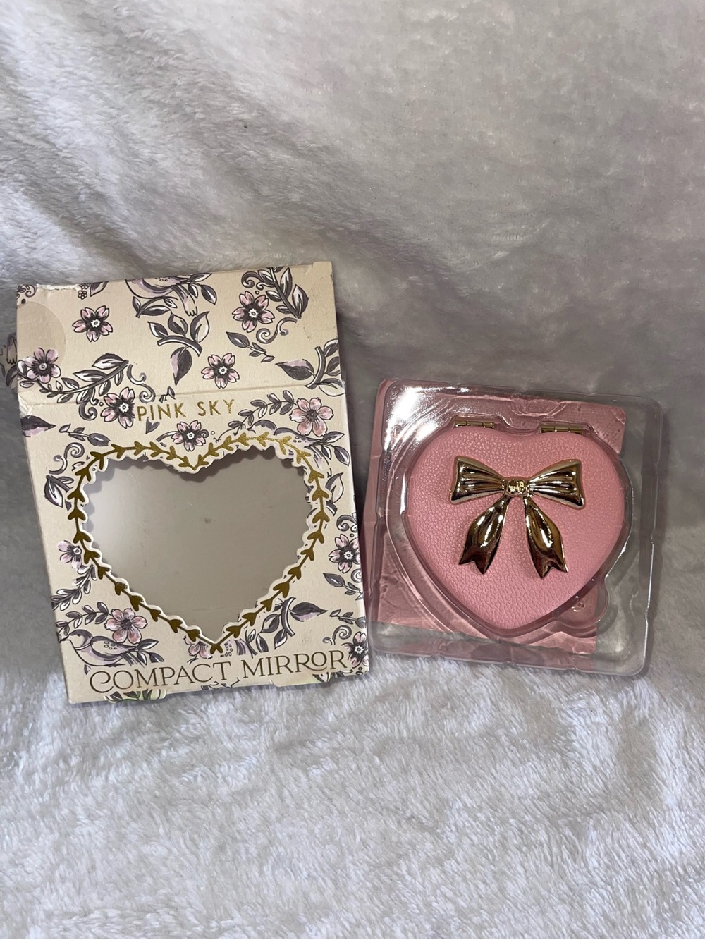 Heart Compact Mirror with Gold Bow - Pink NWT